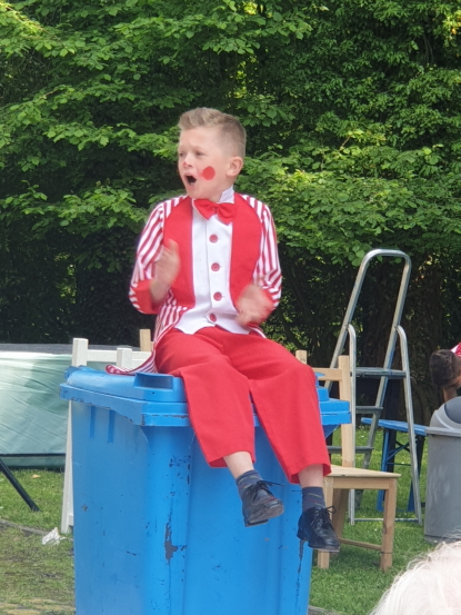 voellinghausen_manjana3_553_415.jpg voellinghausen_manjana3_553_415.jpg